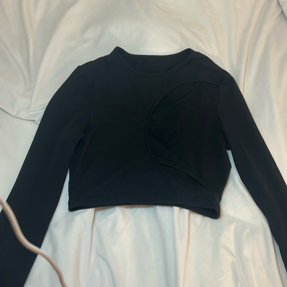 Black Cropped Going Out Top w Cut Outs - Picture 2 of 3